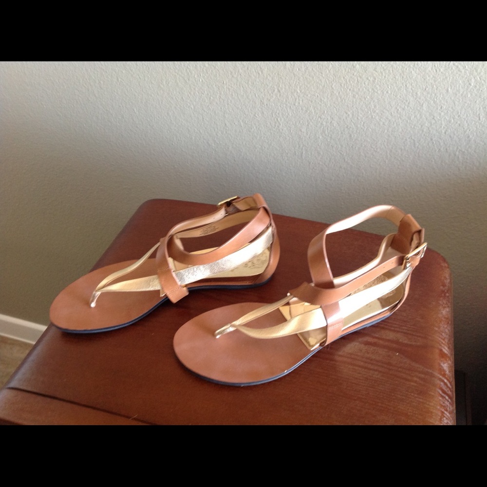 Vince Camuto Sandles